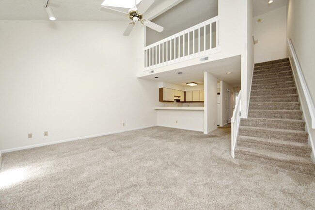 Building Photo - COMING SOON! Cozy 2bd/2ba Townhome Nest in Watersedge
