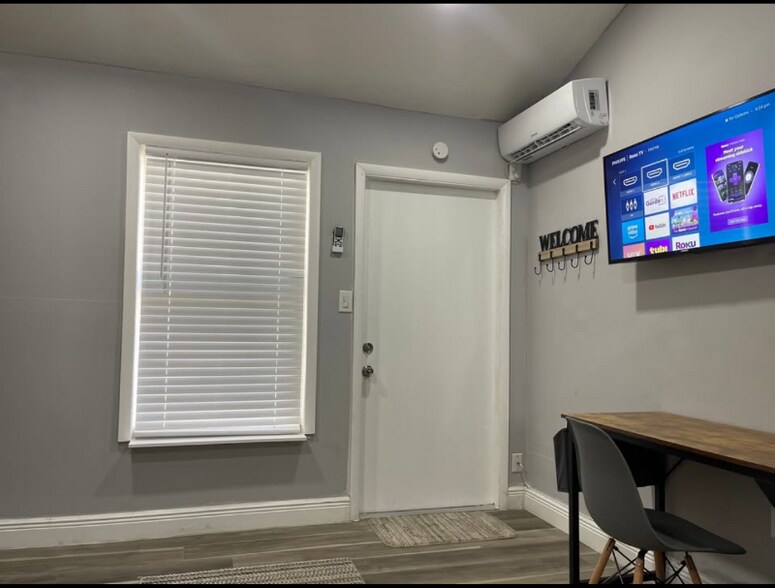 Building Photo - 1367 Riverland Rd