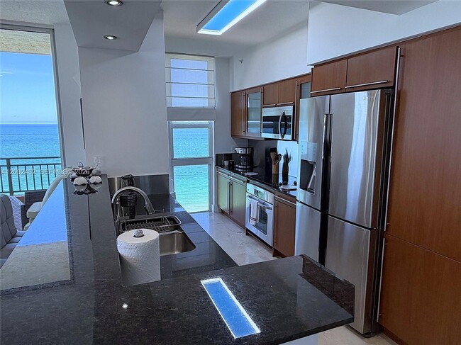 Building Photo - 2080 S Ocean Dr
