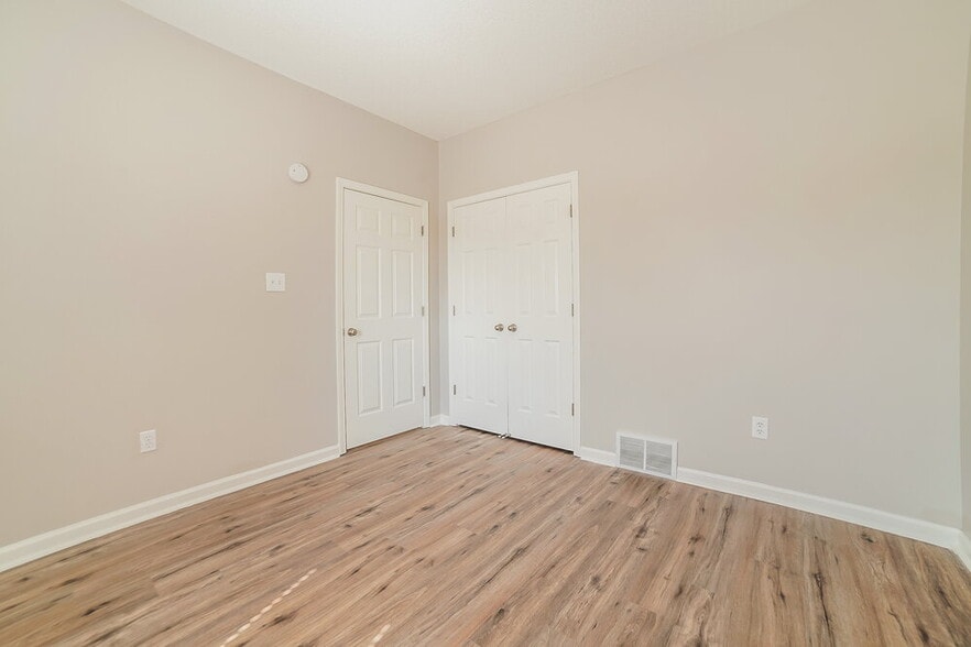 Building Photo - 8978 Shellflower Dr