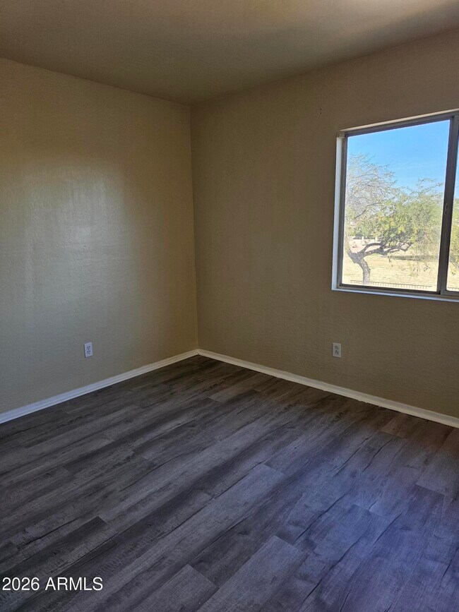 Building Photo - 11108 W Devonshire Ave