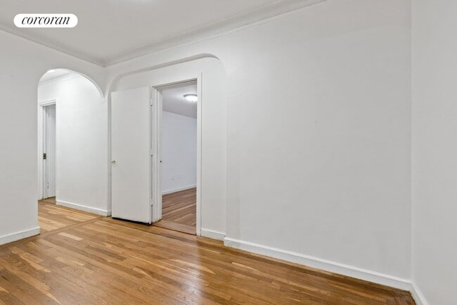 Primary Photo - 305 W 52nd St