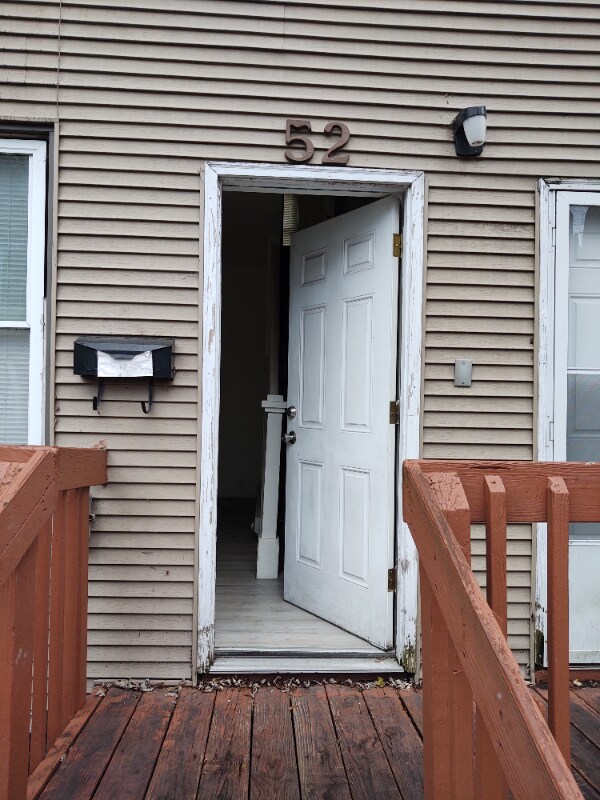 Building Photo - 52 Hallet St