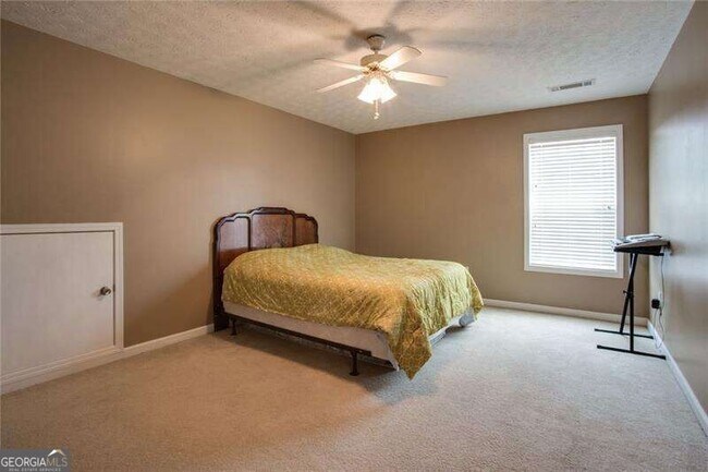 Building Photo - 636 Sleeping Meadow Ln