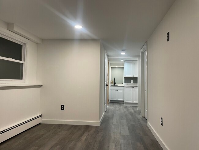 Building Photo - 619 N Harvard Ave