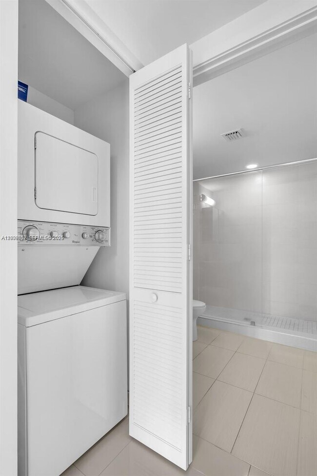 Building Photo - 7825 NW 107th Ave