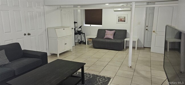 Building Photo - 218 W Chester St