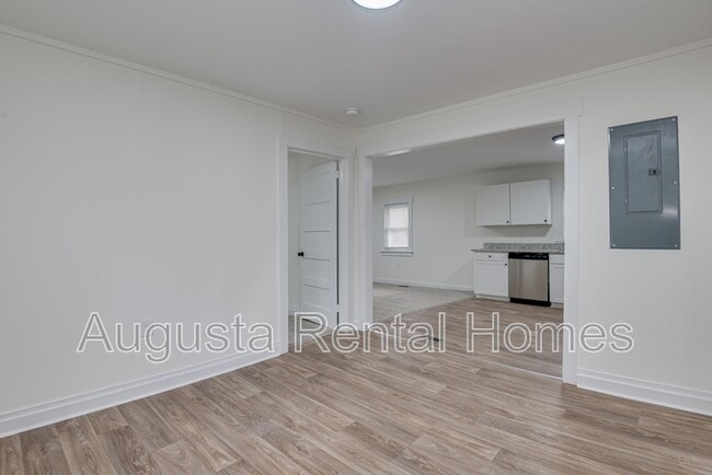 Building Photo - 2753 Hazel St