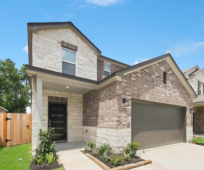 Building Photo - 8018 Heroes Hall Dr