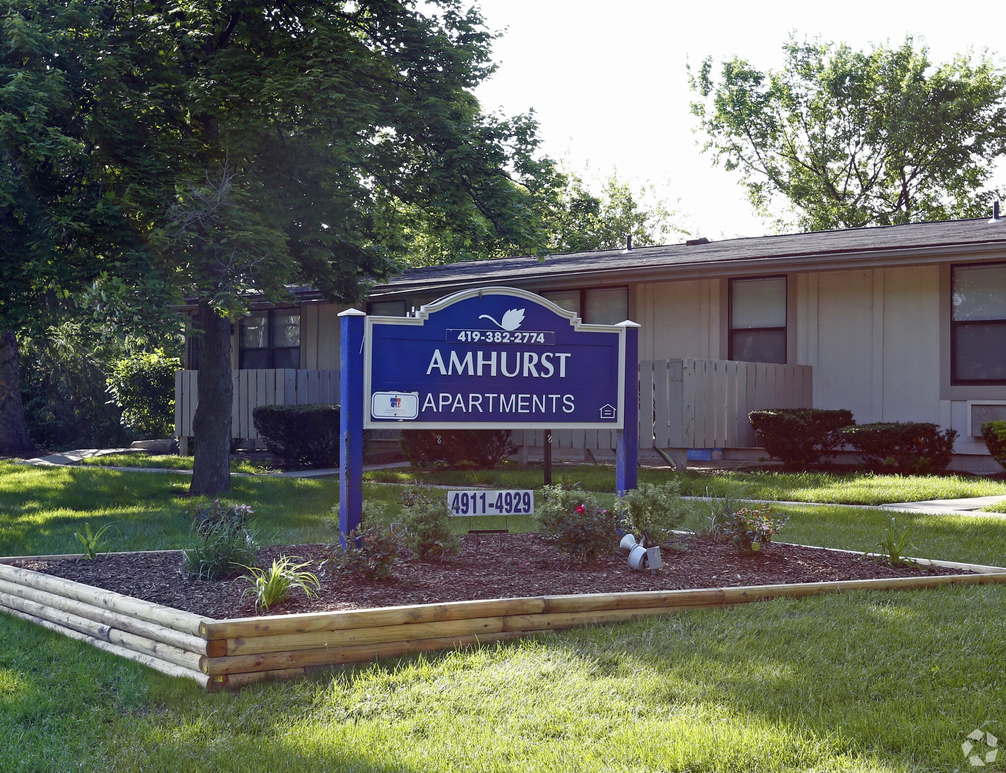 Building Photo - Amhurst Apartments