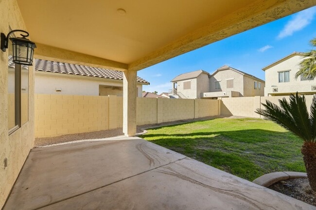 Building Photo - Beautiful 3-bedroom, 2-bathroom residence in the lively city of Mesa, Arizona!
