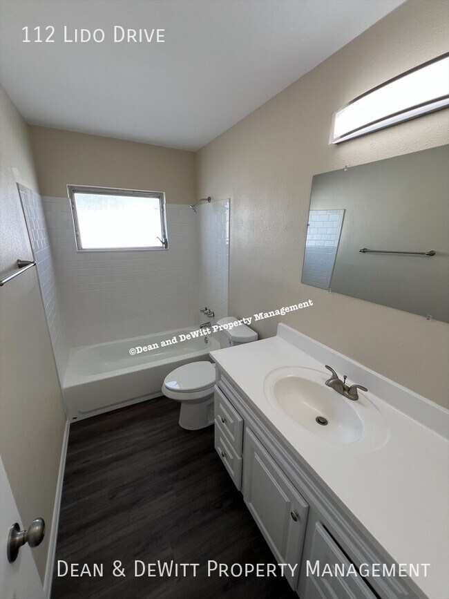 Building Photo - 112 Lido Dr