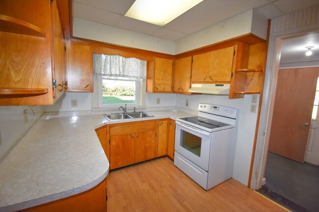 Building Photo - Large Home in Loganton with 1 Car Garage!