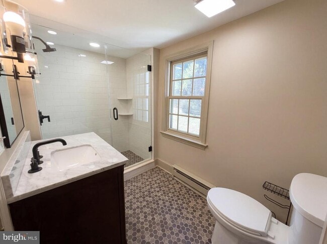 Building Photo - 37899 Snickersville Turnpike