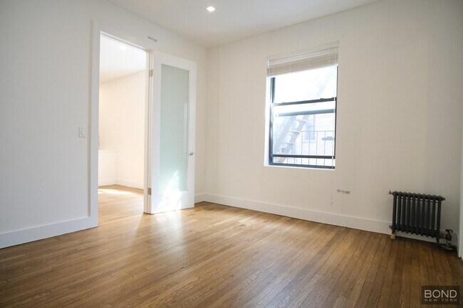 Building Photo - 45 Tiemann Pl