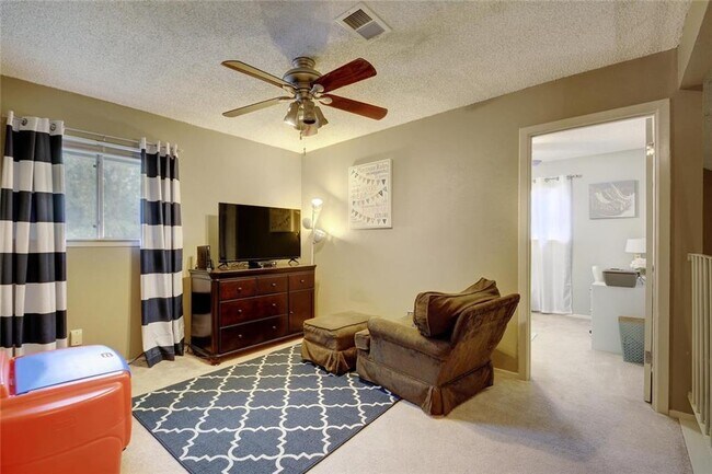 Building Photo - 8203 Beaver Brook Ln