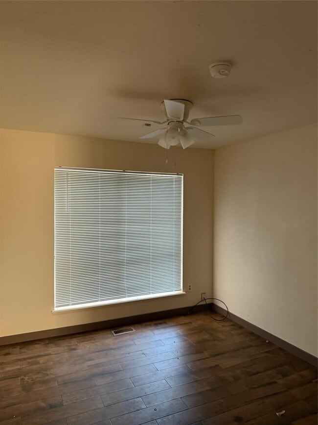 Building Photo - 2104 NW 115th St