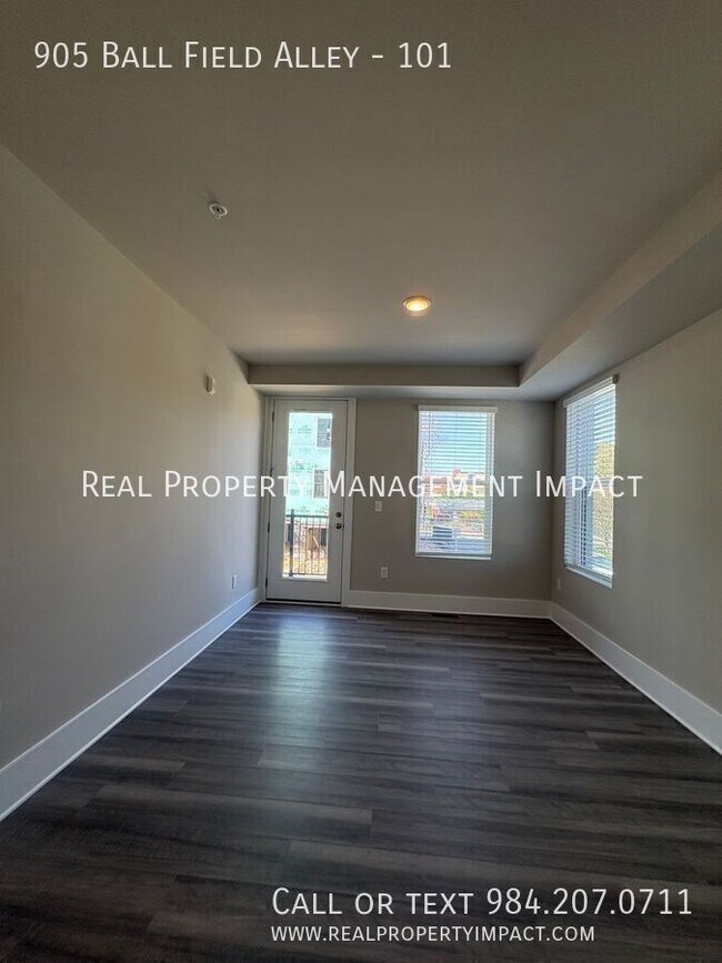 Building Photo - 112 Byrum St