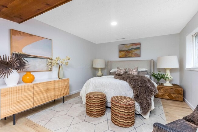 Building Photo - 3747 Christie Rd W