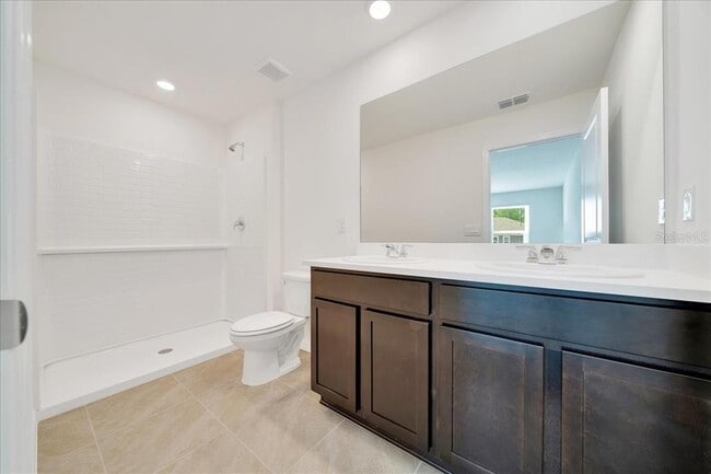 Building Photo - 6614 SW 81st Loop