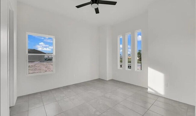 Building Photo - Luxury Living in Hyde Park – Edinburg/McAl...