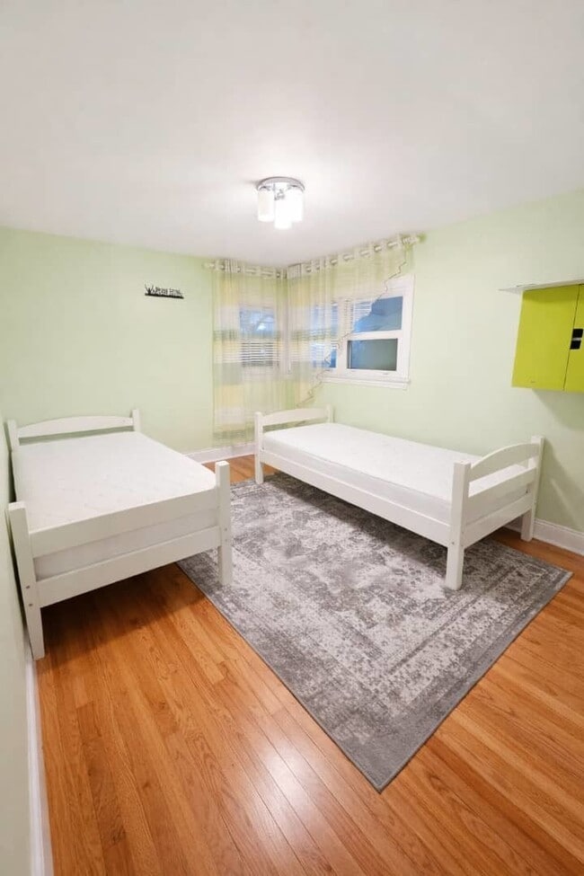 Building Photo - 770 Cordial Dr