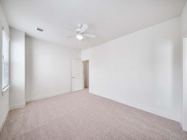 Building Photo - 2007 Bauer Dr