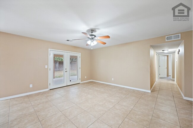 Building Photo - 3Bed/2Bath House at Thunderbird/59th Ave! Ready for Immediate Move-In! – RV GATE!