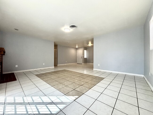 Building Photo - 1100 Saylor Way