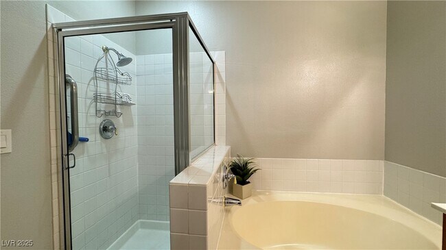 Building Photo - 8720 Red Brook Dr