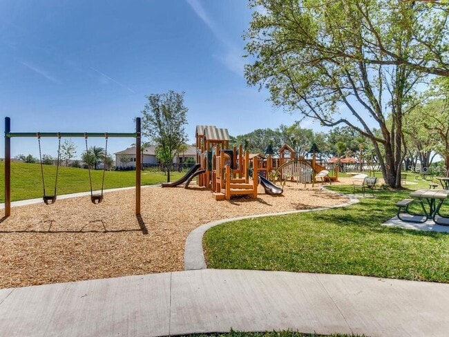 Building Photo - 1550 Diamond Loop Dr