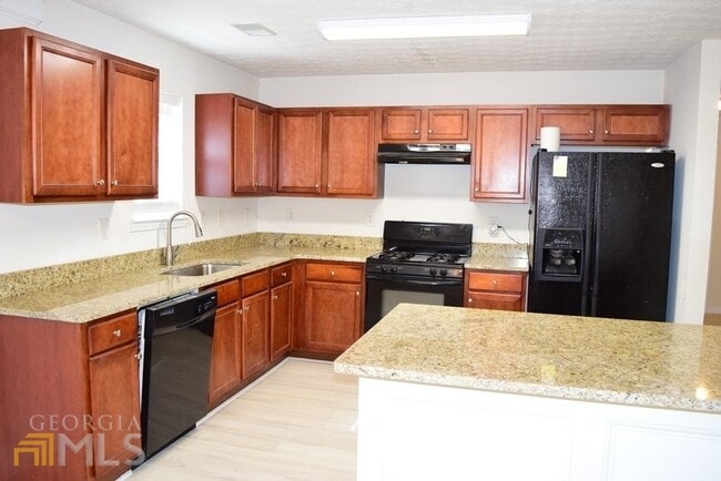 Building Photo - 43 Churchill Park Dr