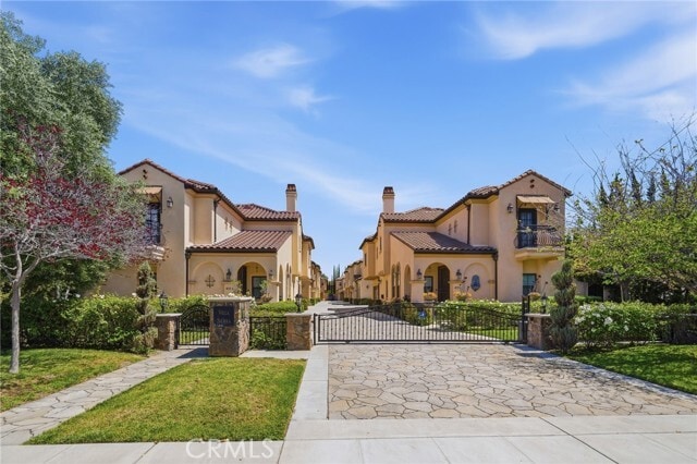 Building Photo - 612 S 2nd Ave