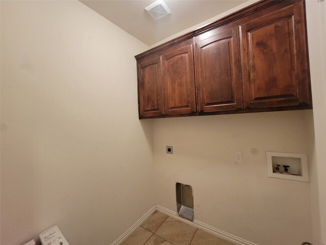 Building Photo - 621 Marybeth Dr