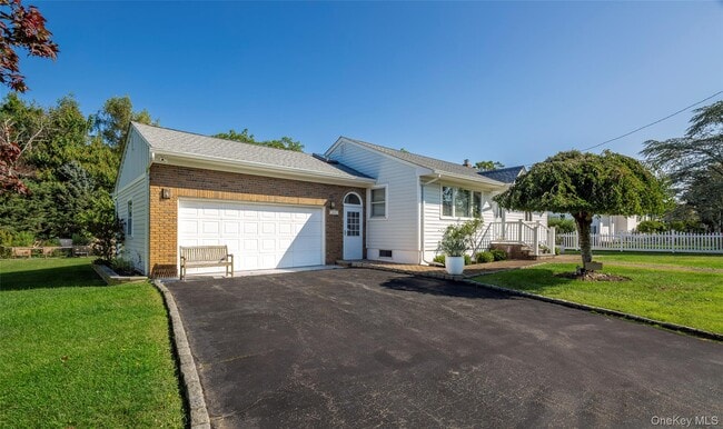 Building Photo - 275 Maier Pl