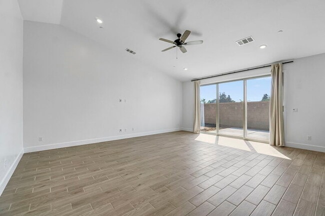 Building Photo - 7153 E Harvard Ave