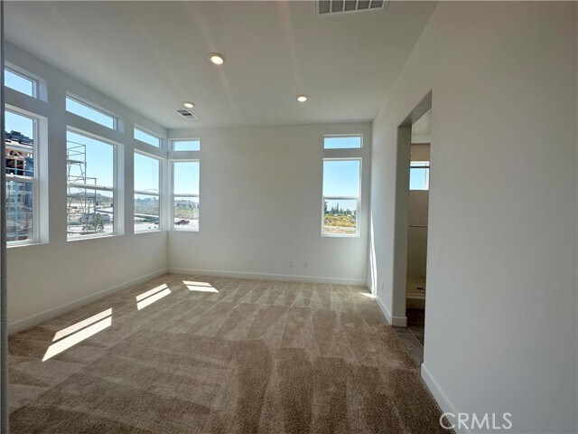 Building Photo - 322 Tank