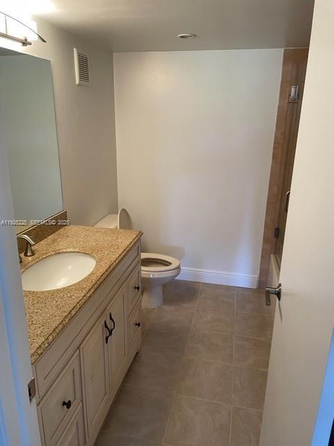 Building Photo - 240 Lakeview Dr