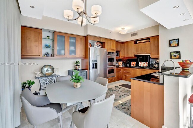 Building Photo - 333 Las Olas Way