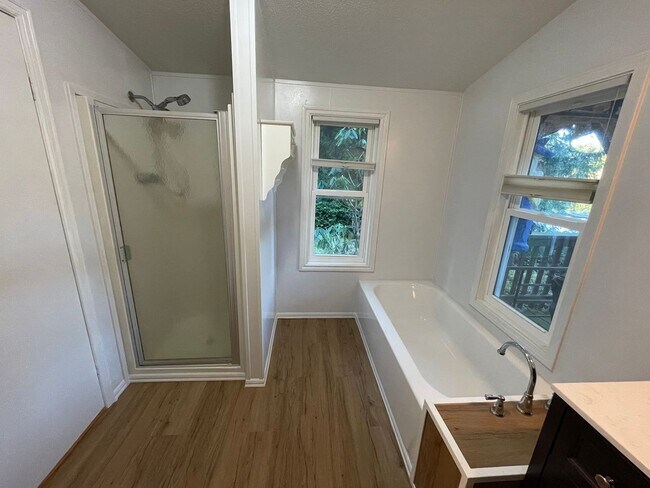 Building Photo - Lakebay 3 Bedroom Available Now, Fenced Yard & More!