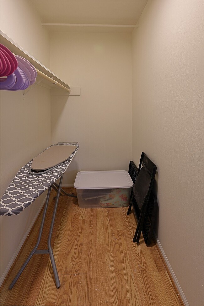 Building Photo - 2213 S Braeswood Blvd