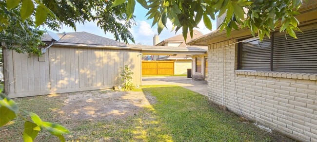 Building Photo - 14814 Earlswood Dr
