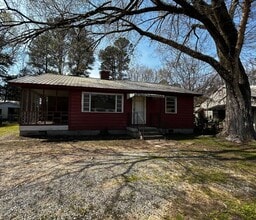 Building Photo - 61 Pelham Heights