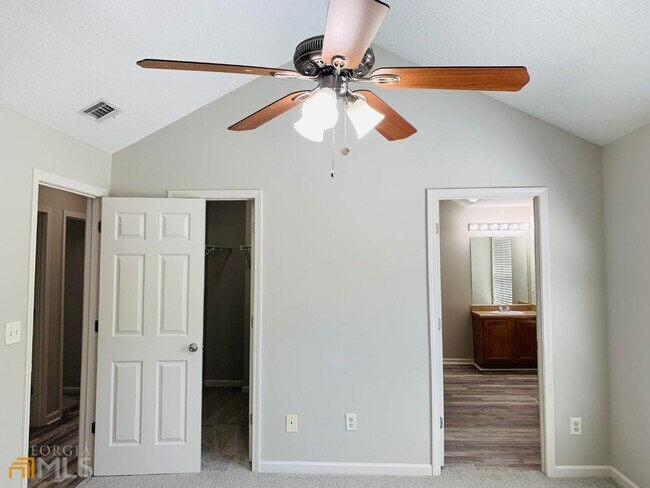 Building Photo - 221 Southwind Ln