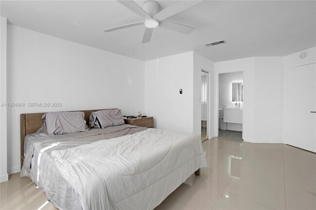 Building Photo - 11211 W Atlantic Blvd