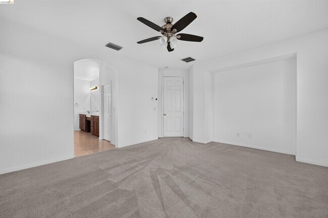 Building Photo - 6708 Sao Tiago Way