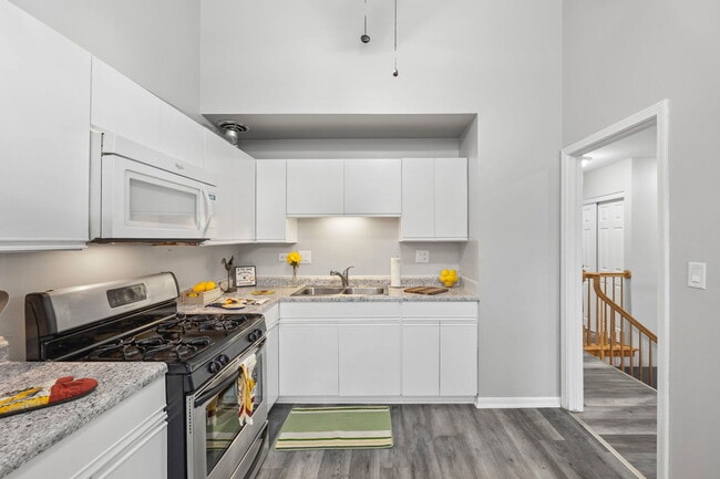 Building Photo - 73 Century Dr