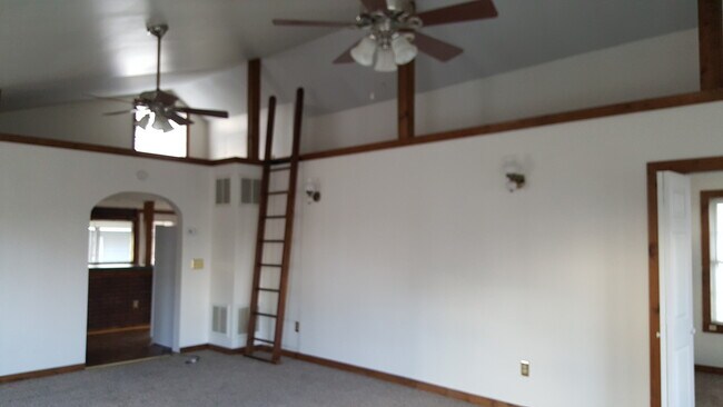 Building Photo - 351 Eagle School Rd