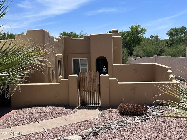 Primary Photo - 16421 E Ashbrook Dr