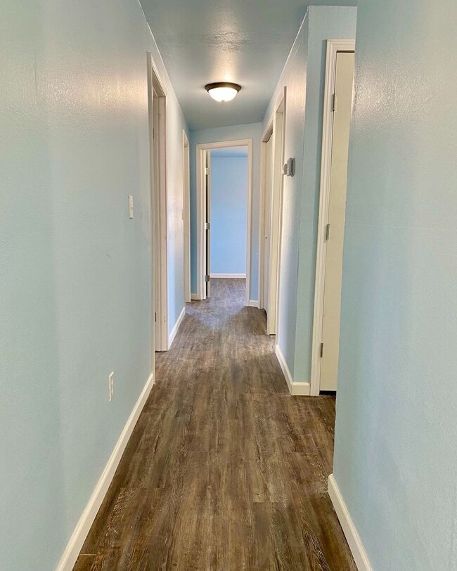 Building Photo - RECENT REMODEL!! 3 Bedroom, 1.5 Bathroom, ...